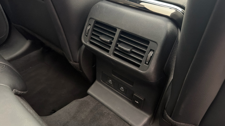 Land Rover Range Rover Velar 3.0 D300 MHEV Dynamic SE 5dr Auto Diesel Estate